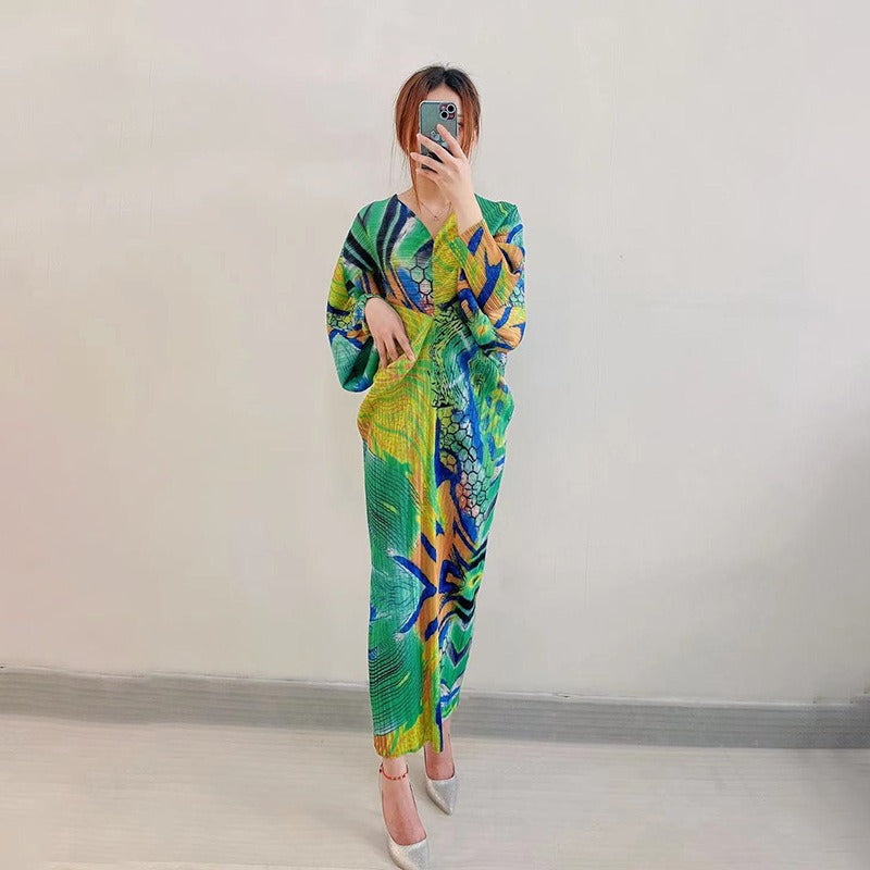 Women's long curvy patterned dress